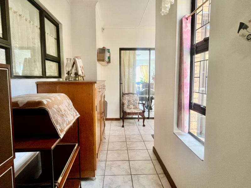 3 Bedroom Property for Sale in Fraaiuitsig Western Cape